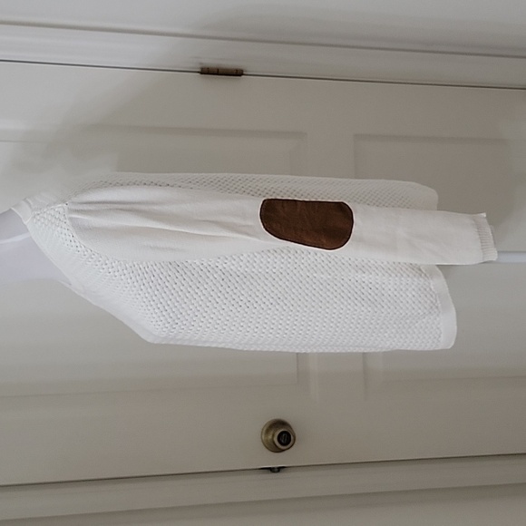 Lety & Me Size L Ivory Elbow Patch Curved Hem Sweater, Excellent Used Condition - Picture 3 of 12